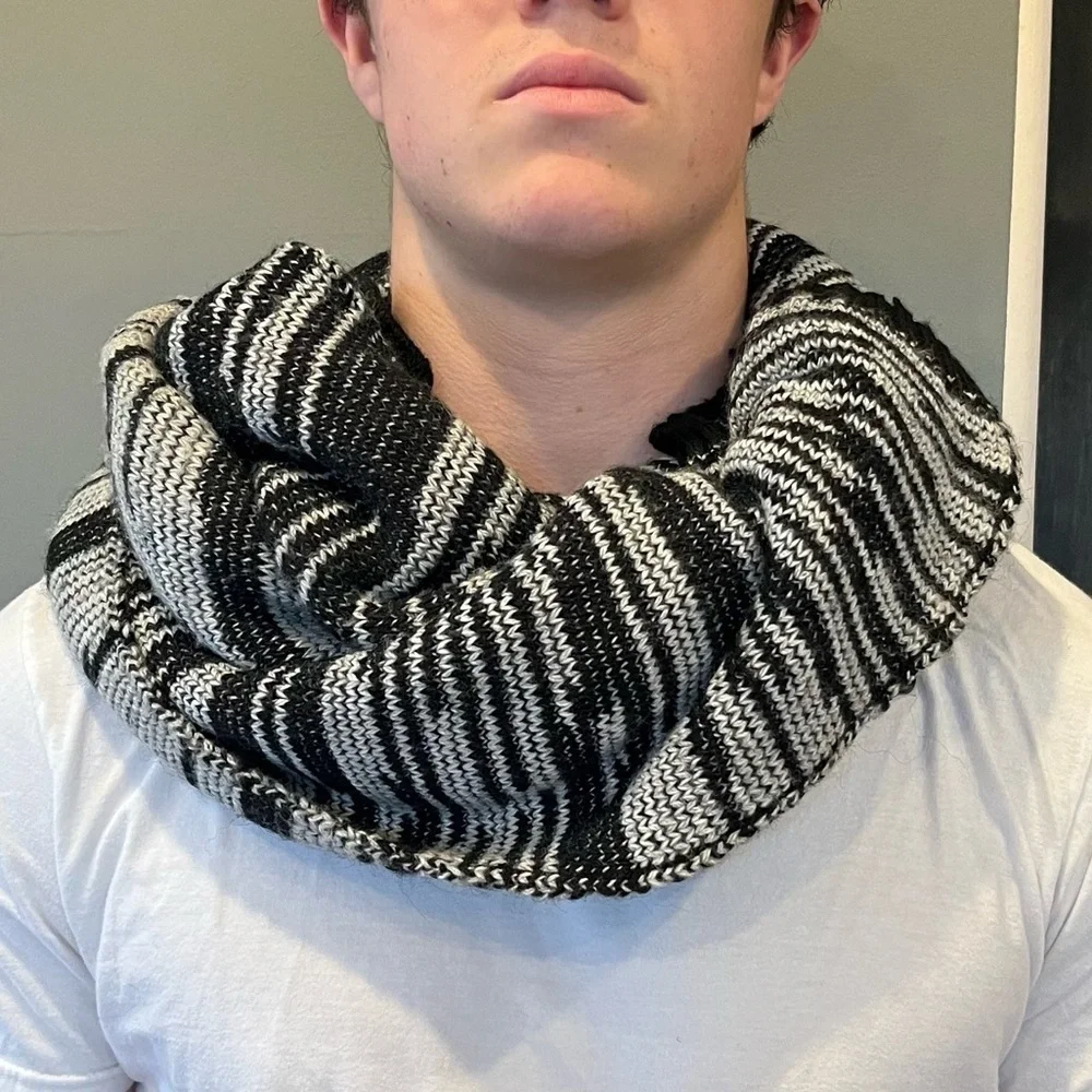 🍕🪻Old Bridge Argentina scarf black off white CLOSEOUT